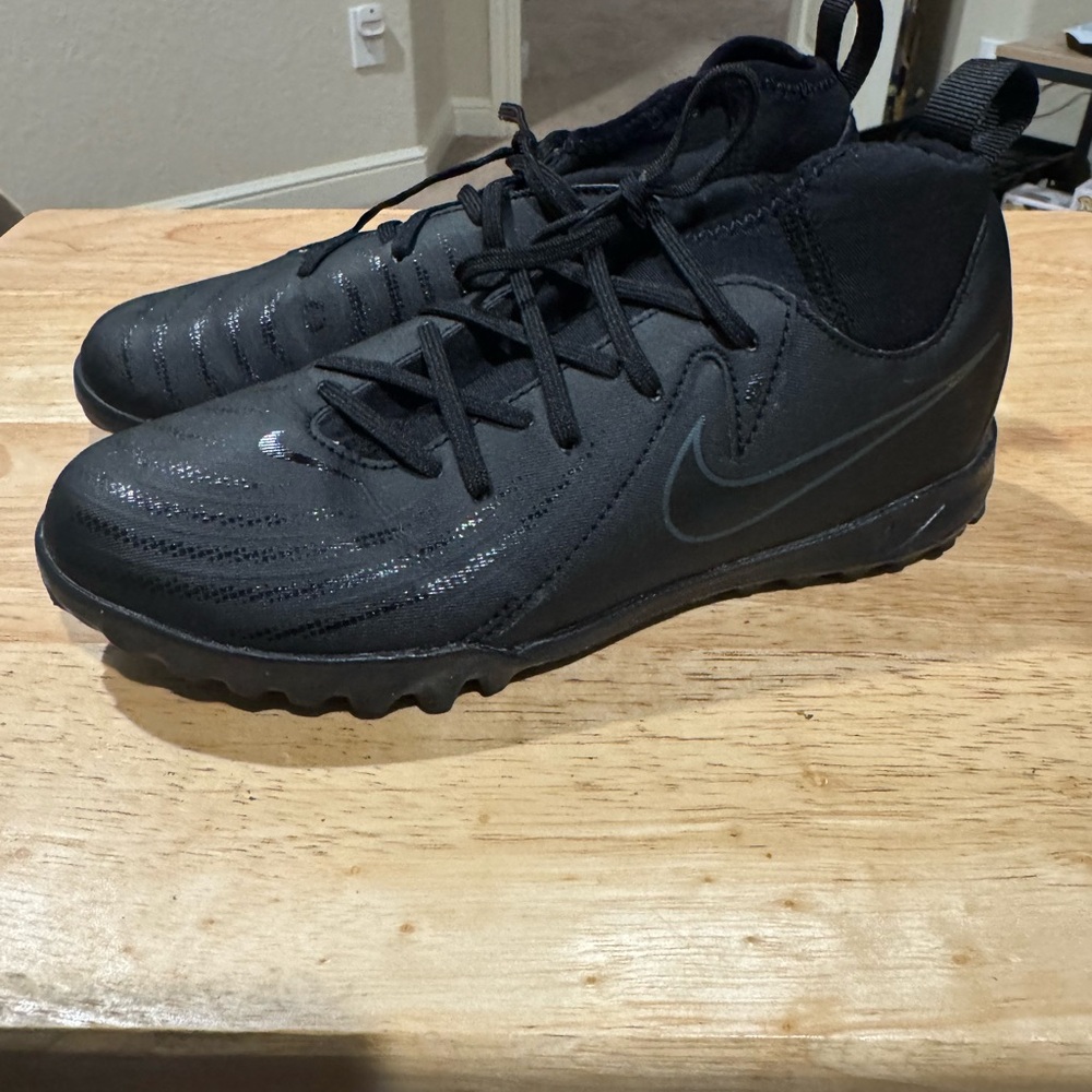 Nike Black Shoes
